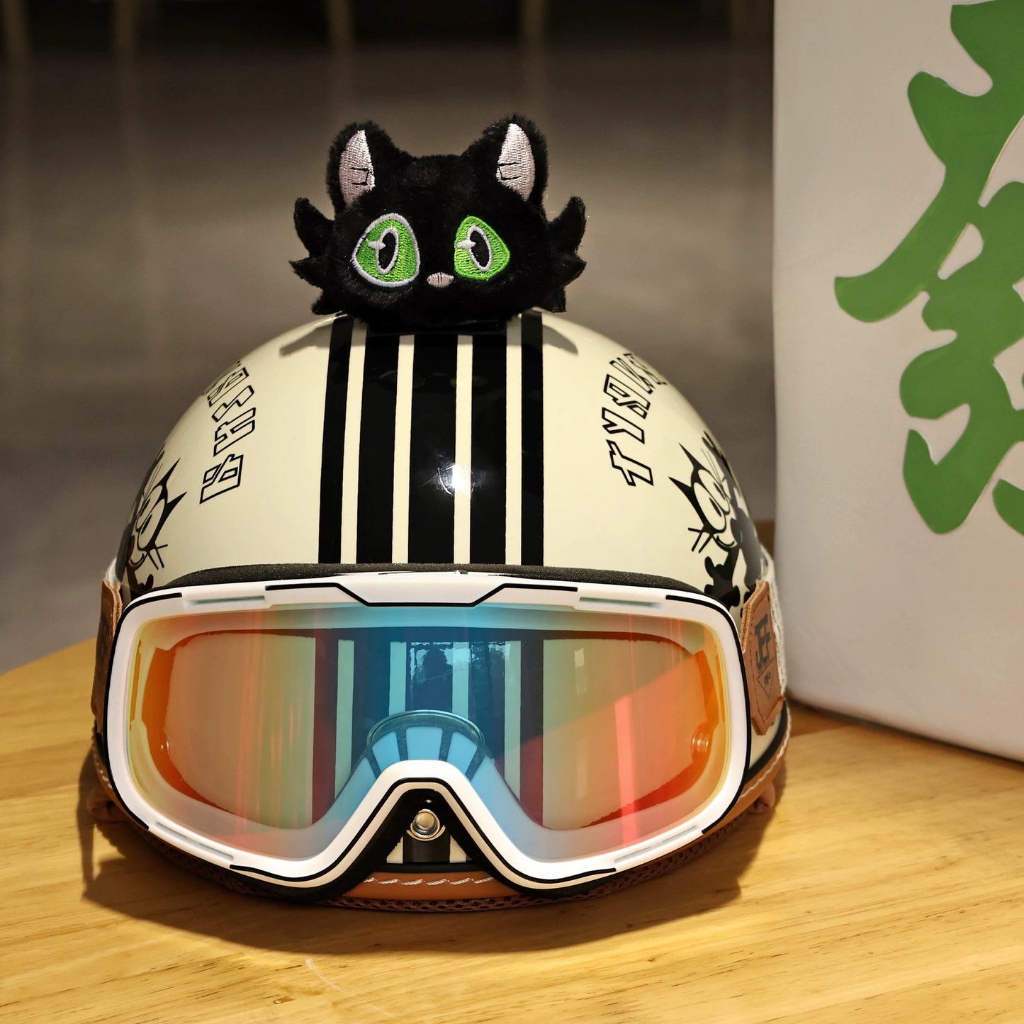 Taiwan JEF helmet retro abnormal pupil cat women's electric motorcycle half helmet men's summer skateboard cat light four seasons 3C scoop helmet