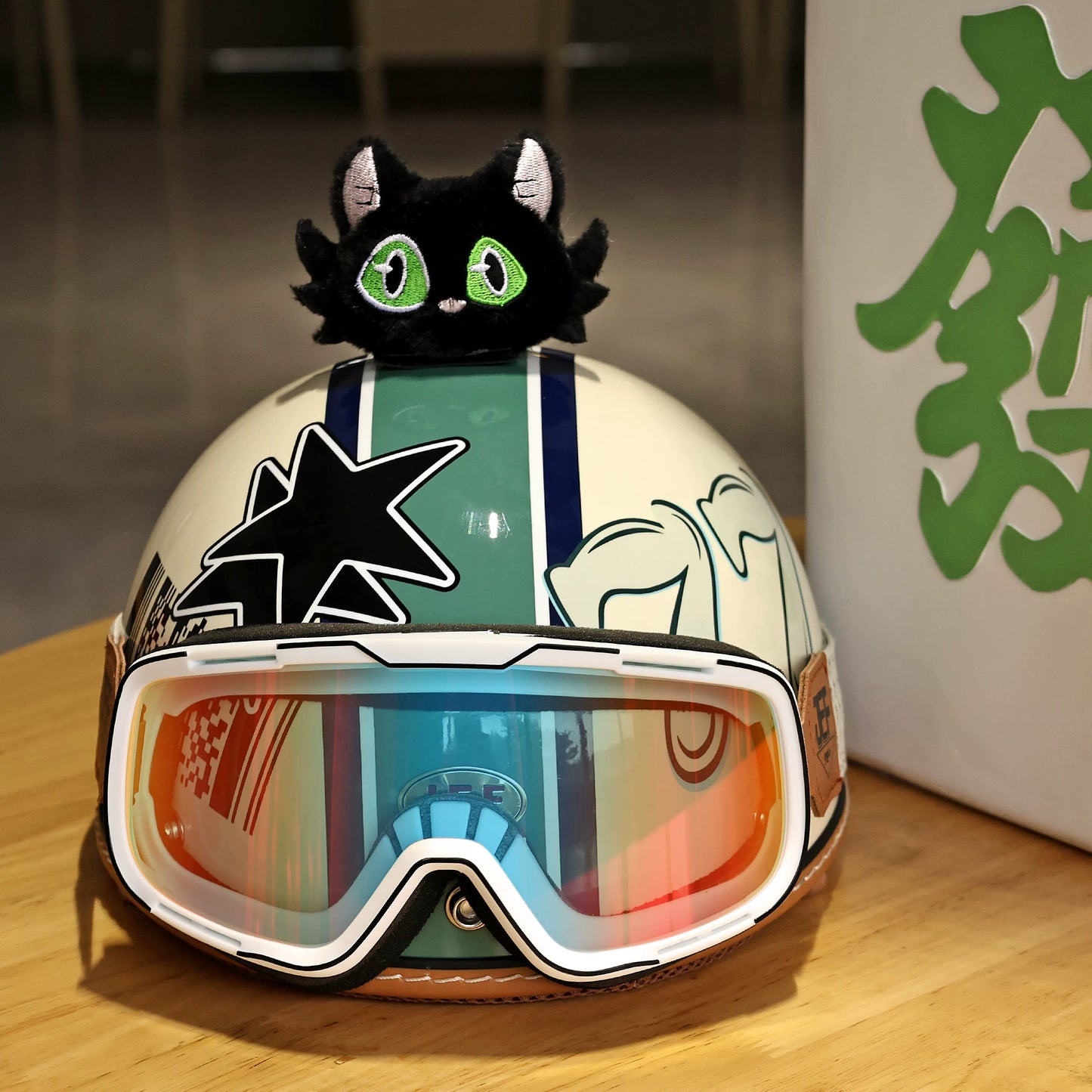 Taiwan JEF helmet retro abnormal pupil cat women's electric motorcycle half helmet men's summer skateboard cat light four seasons 3C scoop helmet